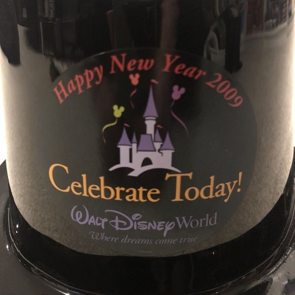 2009 Walt Disney World Happy New Year Hat Plastic - Picture 2 of 4